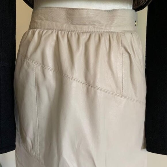 Genuine Leather Skirt – Beige – Women’s Small - Picture 4 of 9